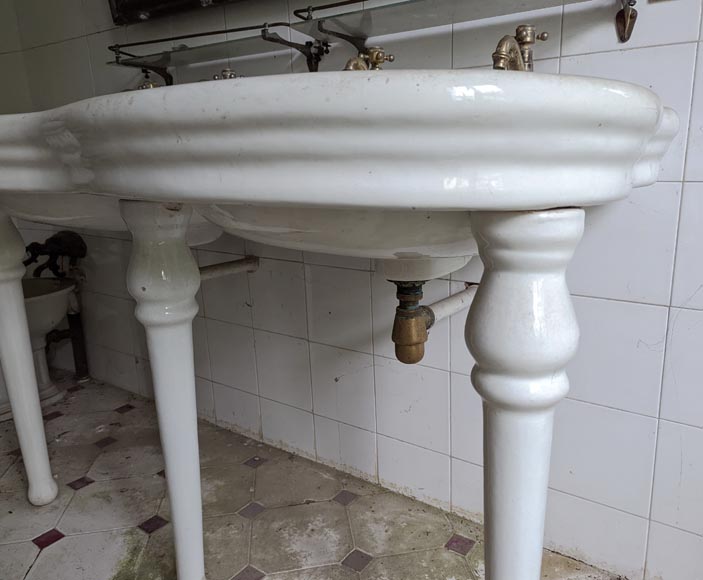 Lavabo sur pied à double vasque en faïence-5