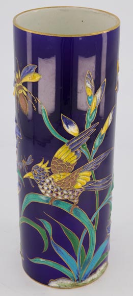 Manufacture de Longwy - Vase rouleau à décor émaillé en relief d'iris et insectes sur fond bleu de Sèvres, vers 1890-1