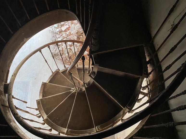 Escalier en colimaçon à noyau creu-5