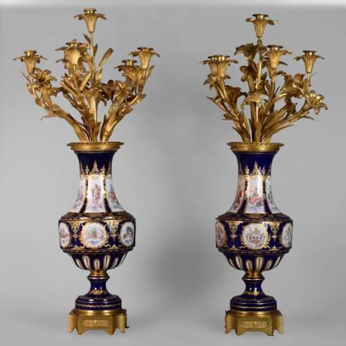 Paire de girandoles en bronze et porcelaine de Sèvres
