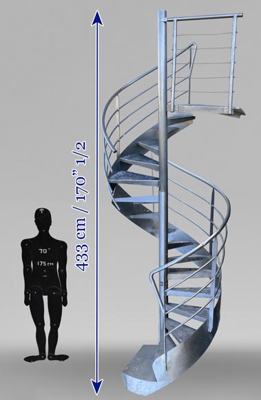 Escalier moderne à colimaçon en métal-12