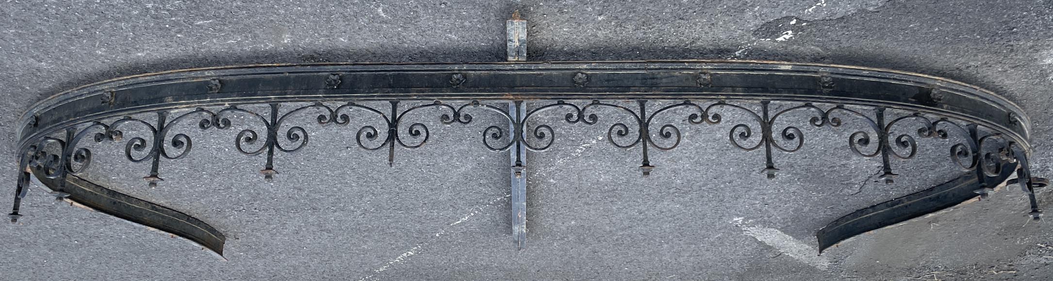 Grande Marquise aux lances stylisées-1