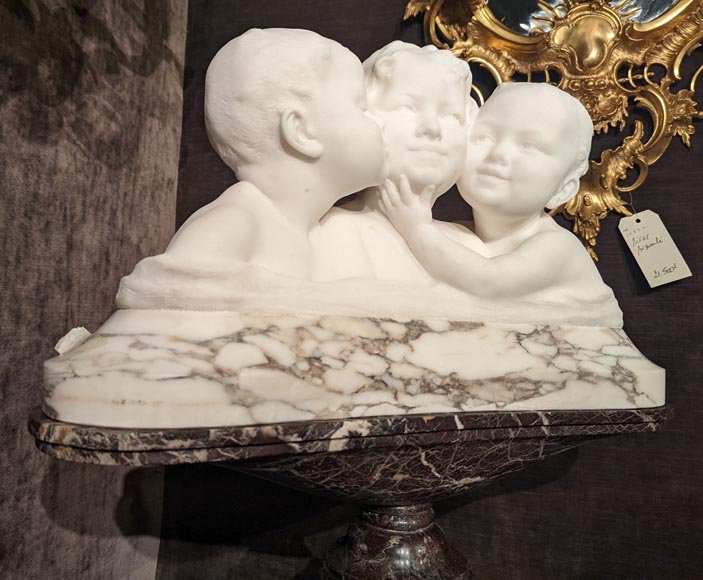 Affortunato GORI, Sculpture en marbre de Carrare représentant trois bustes d'enfants sur colonne d'origine-4