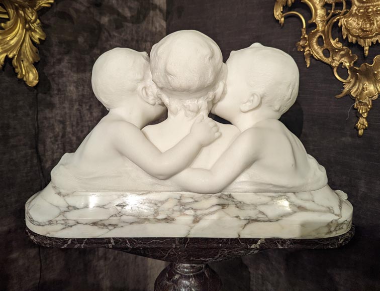 Affortunato GORI, Sculpture en marbre de Carrare représentant trois bustes d'enfants sur colonne d'origine-9