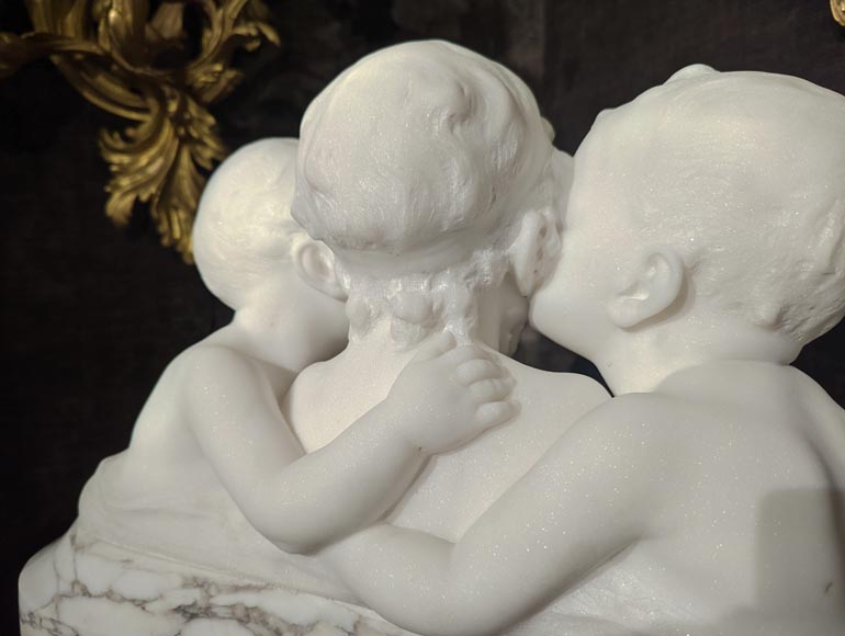 Affortunato GORI, Sculpture en marbre de Carrare représentant trois bustes d'enfants sur colonne d'origine-10