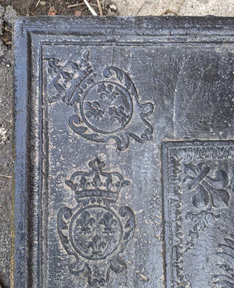 Plaque de cheminée ancienne aux armes de France époque XVIIIe-3