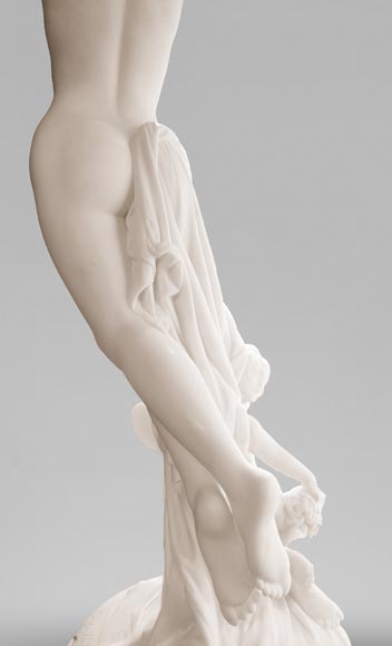 Une heure de la nuit, sculpture en marbre signée J. Pollet avec sa colonne-11