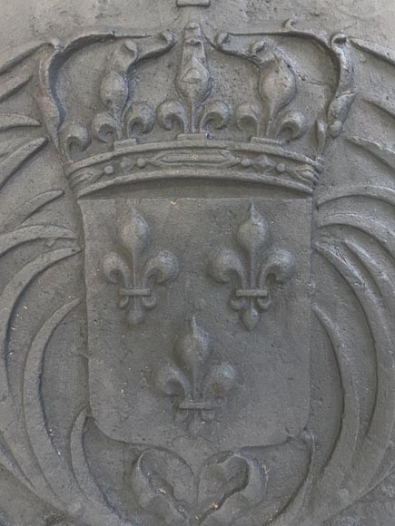 Plaque de cheminée ancinne aux armes de France-1