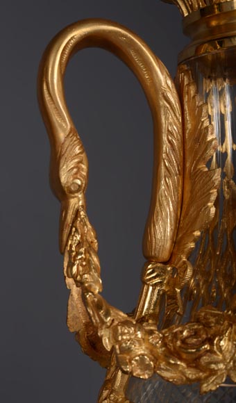 BACCARAT (attribué à), Paire de vases en cristal et bronze doré de style Louis XVI-6