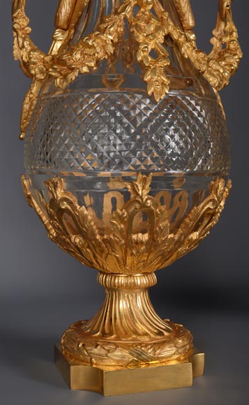 BACCARAT (attribué à), Paire de vases en cristal et bronze doré de style Louis XVI-9