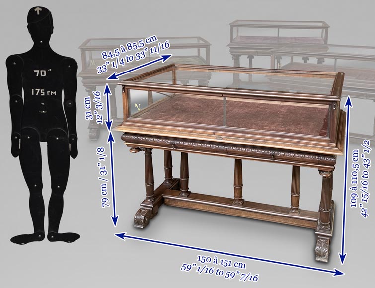 Ensemble de 4 vitrines en bois de noyer de style Napoléon III-22