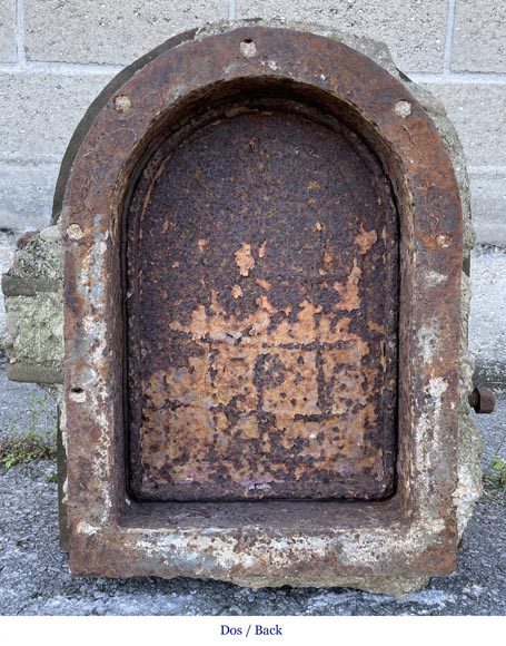 MIR à Lyon, ensemble de quatre portes de cuves en fonte-6