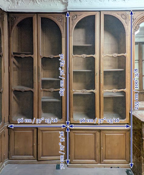 Boiserie et bibliothèque en chêne de style Louis XV-20