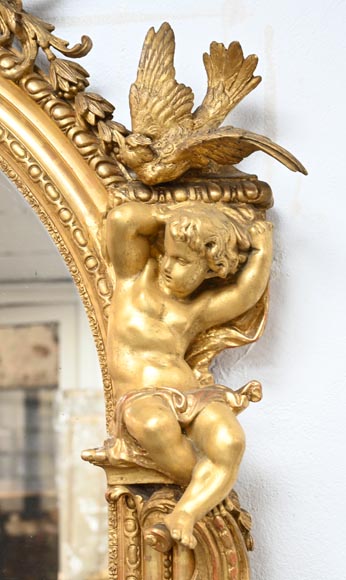 Grand trumeau doré aux oiseaux, putti et visage de femme sur décor ajouré-8