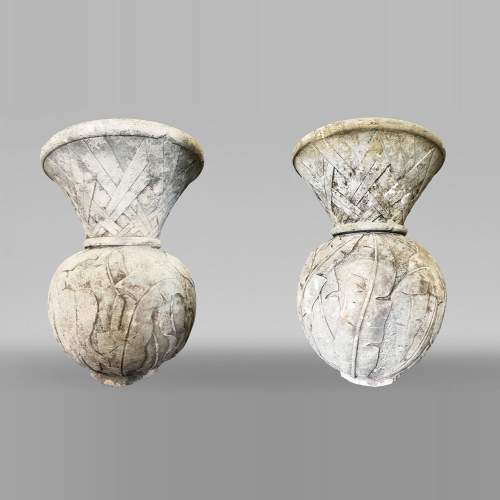 Paire de vases de jardin en pierre