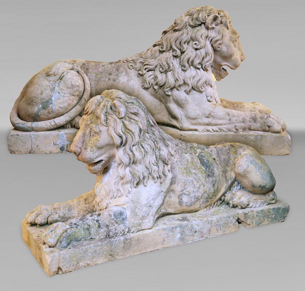 Paire de statues de lion en terre cuite, XVIIIe siècle-0
