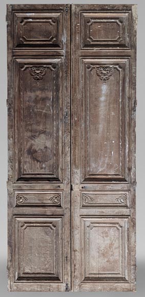Double porte en chêne de style Napoléon III ornée d'une coquille-0