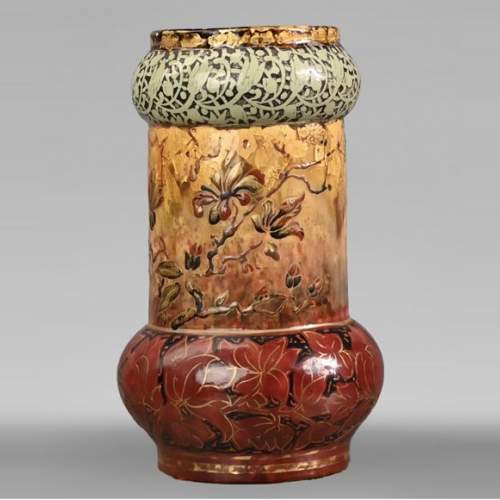 Fleurs et Paillons d’or,  vase en céramique d’Emile GALLÉ