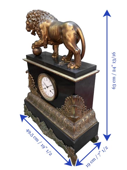 Pendule au lion de style Empire en marbre noir et bronze doré-12
