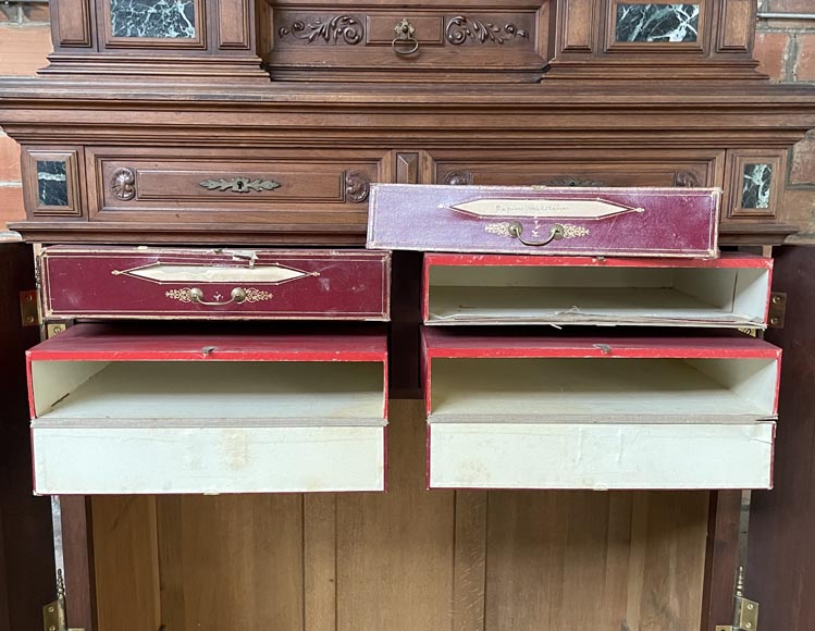 Cabinet d’apparat néo-Renaissance d’époque Napoléon III, noyer sculpté et inserts de marbre vert de me Cabinet d’apparat néo-Renaissance d’époque Napoléon III, noyer sculpté et inserts de marbre vert de me-7