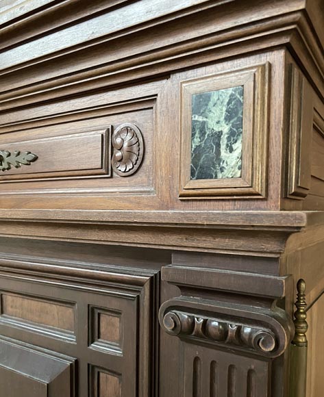 Cabinet d’apparat néo-Renaissance d’époque Napoléon III, noyer sculpté et inserts de marbre vert de me Cabinet d’apparat néo-Renaissance d’époque Napoléon III, noyer sculpté et inserts de marbre vert de me-9