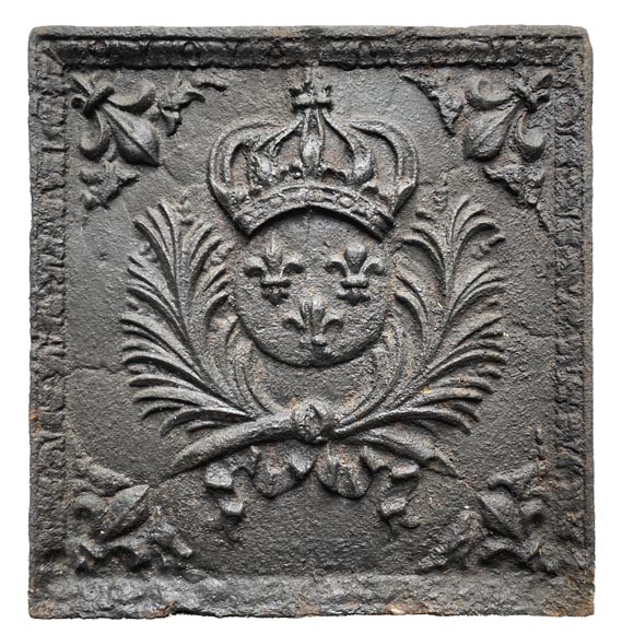 Plaque de cheminée aux armes de France du XVIIe siècle-0
