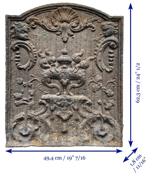 Plaque de cheminée de style rocaille ornée d’un brûle-parfum fumant-7