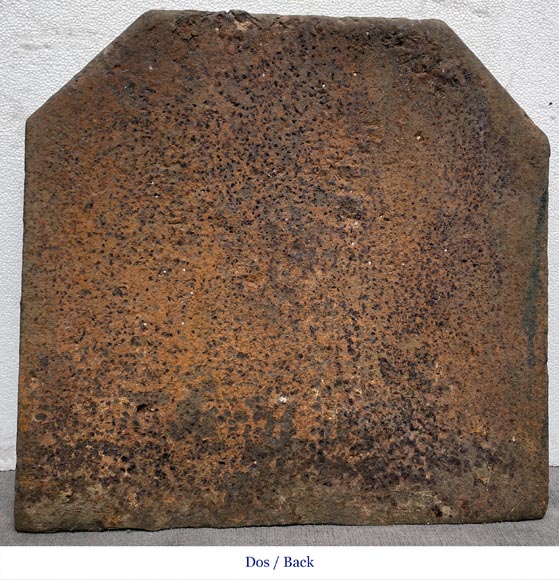 Plaque de cheminée datée de 1688 aux armes de France-7