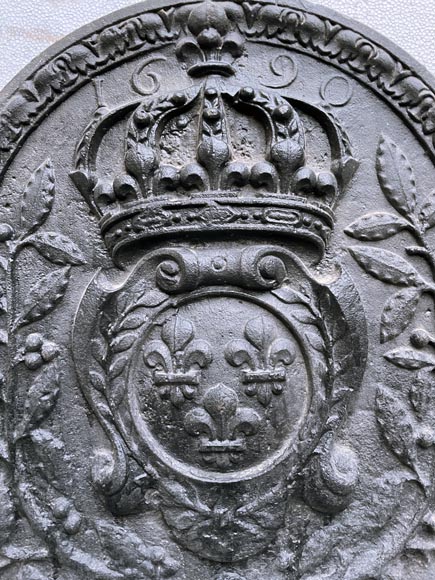 Plaque de cheminée de 1690 aux armes de France-4