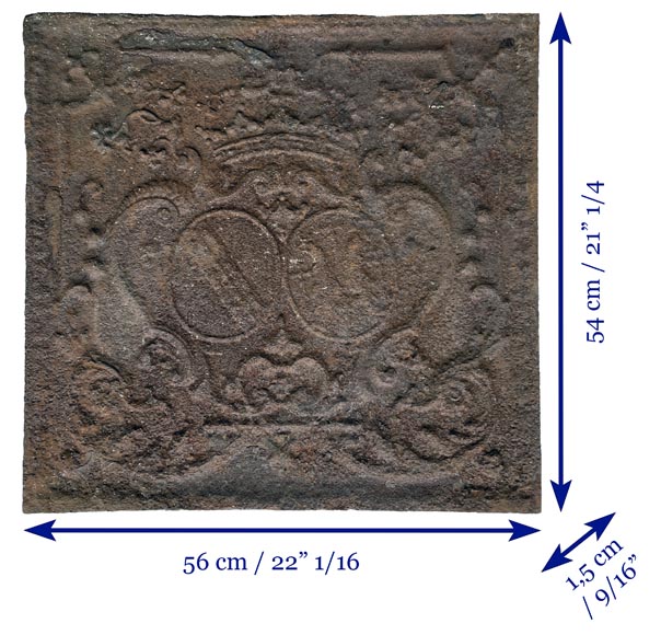 Plaque de cheminée du XVIIIe siècles aux deux écus-6