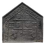 Plaque de cheminée du XVIe siècle aux armes d’Arnould Marchant de Criston