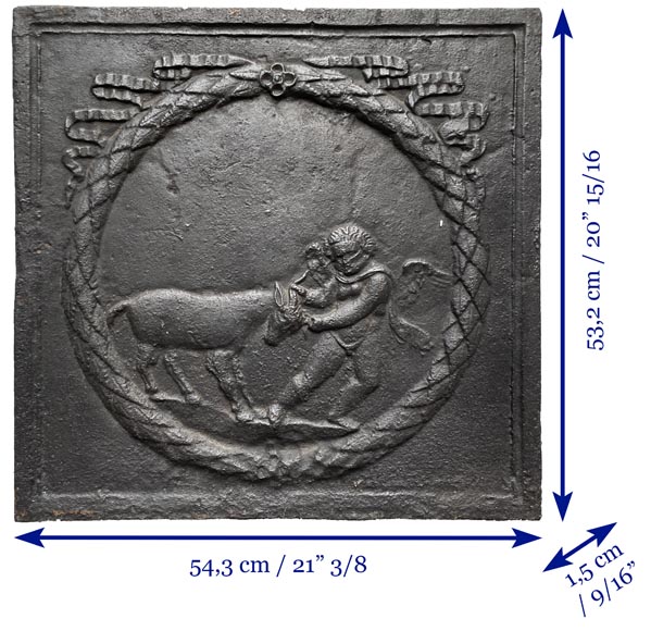 Plaque de cheminée du XVIIIe siècle figurant un amour s’amusant avec une chèvre-7