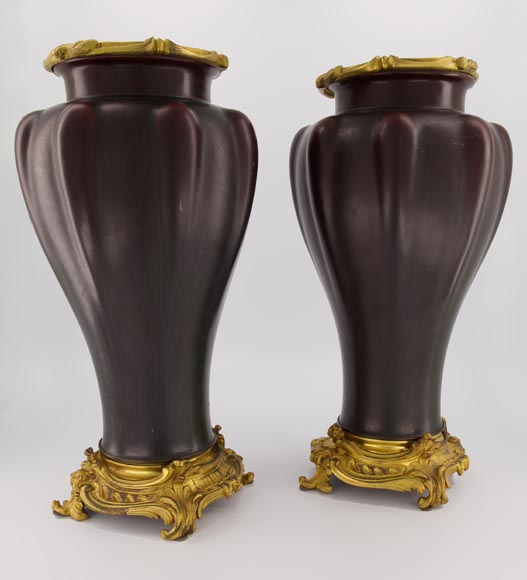 Eugène BAUDIN (att. à), Paire de vases en grès à monture de bronze doré-1