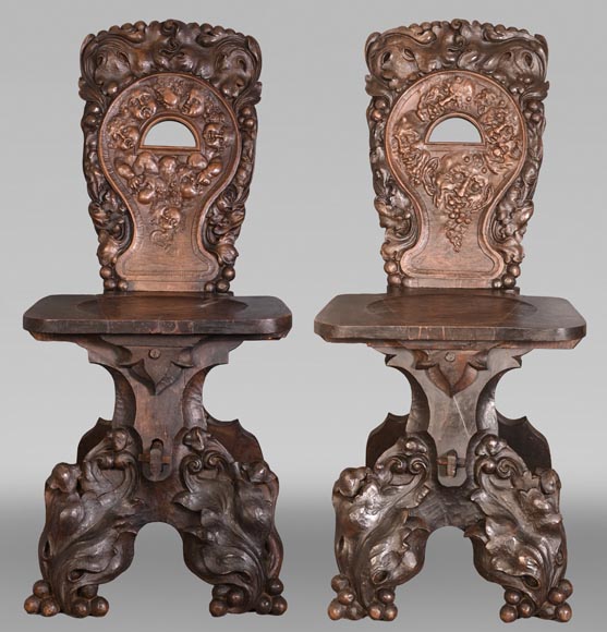 Sièges en bois sculpté-0