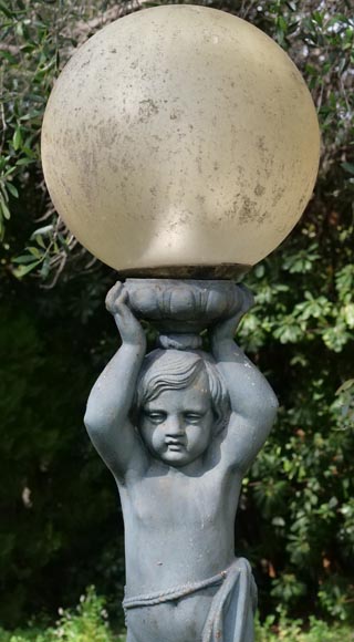 Lampadaire au putto, fonte du Val d’Osne-4