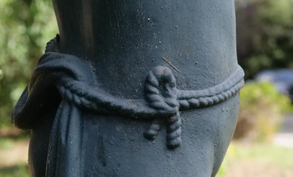 Lampadaire au putto, fonte du Val d’Osne-11