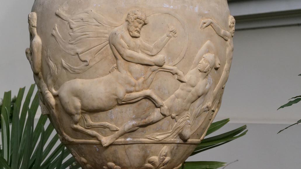 Grand vase de style grec en terre cuite-5