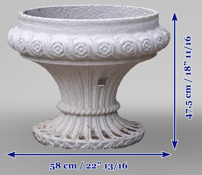 Vase de style Louis XVI à décor de cordage et de fleurs-6