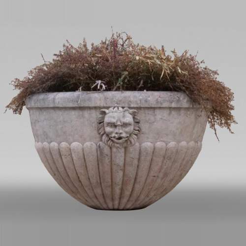 Bassin de fontaine murale à tête de lion en marbre