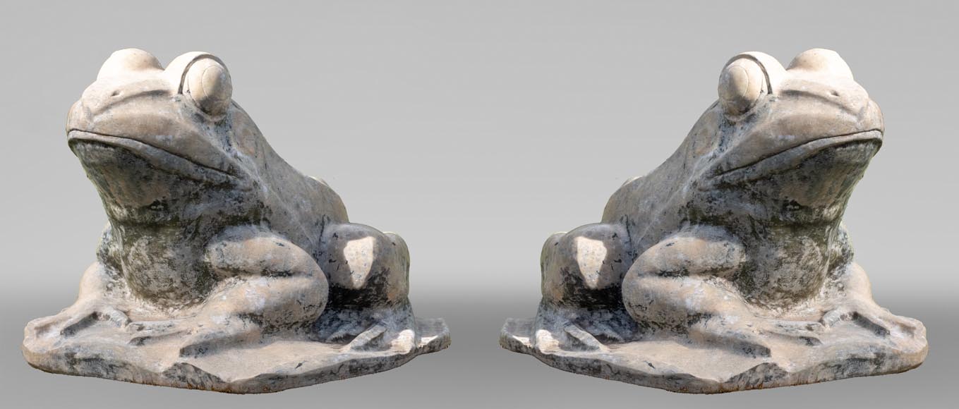 Paire de statues de grenouille en marbre des années 1950-0