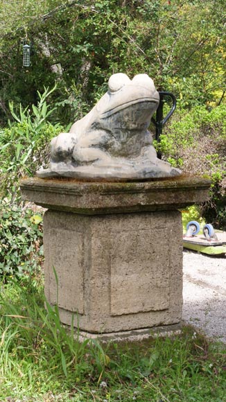 Paire de statues de grenouille en marbre des années 1950-1