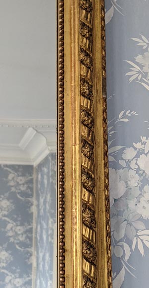Trumeau doré de style Napoléon III au médaillon-4