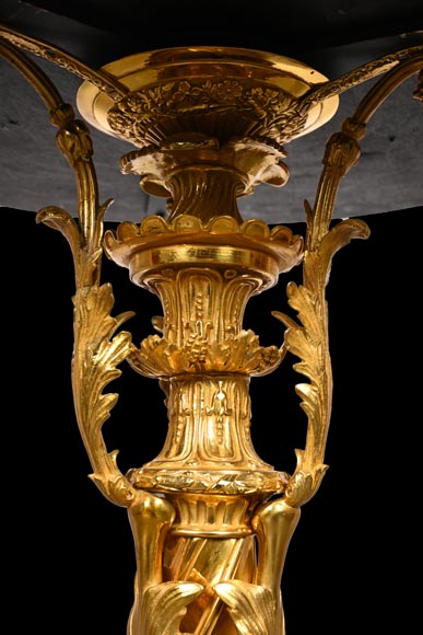 Guéridon en bronze doré avec plaque en porcelaine peinte, d’après Adrian VAN DER WERFF, 