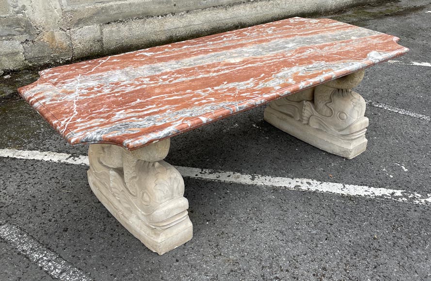 Table en marbre aux piètements de dauphins-1