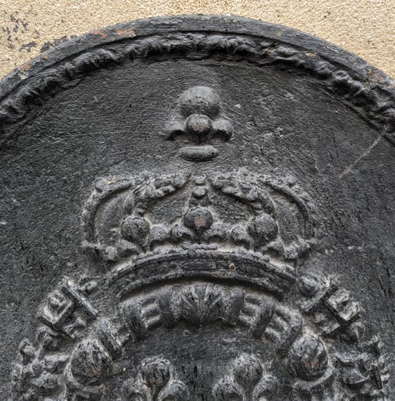 Plaque de cheminée du XIXe siècle aux armes de France et colliers de l’ordre de Saint Michel et du Saint-Esprit-4