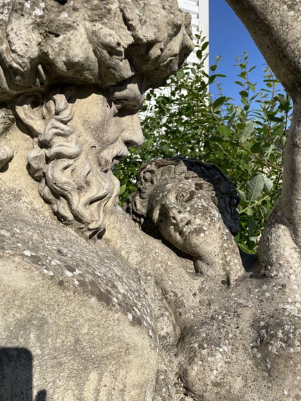Statue de jardin en pierre composite représentant une femme rendant hommage à Baccus-1