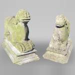 Paire de lions en pierre d'époque médiévale