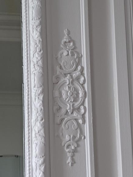 Trumeau de style Régence richement décoré, orné d'une palmette-5