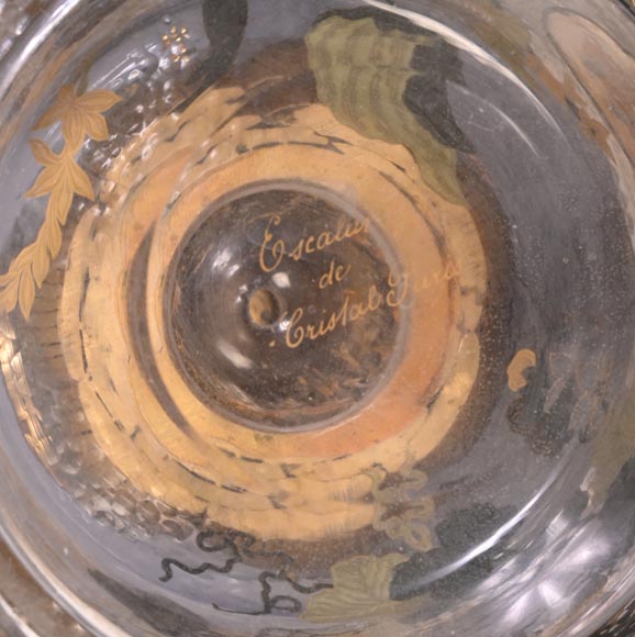 L’Escalier de CRISTAL,  Pendule japonisante en verre en forme de boule émergeant d’une fleur de lotus-15
