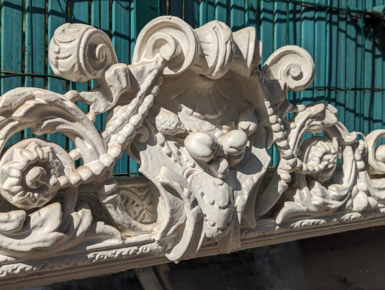 Trumeau de style Napoléon III au décor de serpent ailé et guirlande de fruits-2
